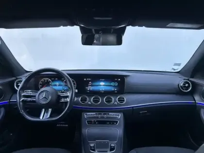 Photo 10 Mercedes Classe E  300 de AMG Line Berli