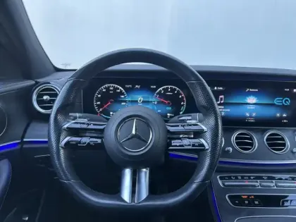 Photo 13 Mercedes Classe E  300 de AMG Line Berli