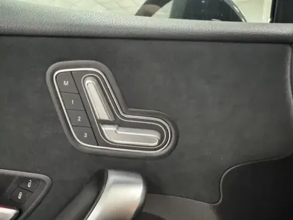 Photo 29 Mercedes Classe A 180 d AMG Line