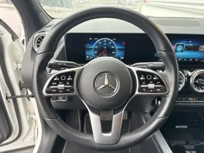 Photo 17 Mercedes GLA 200 Progressive Line