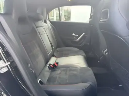 Photo 13 Mercedes Classe A 200 d AMG Line