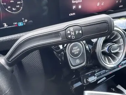 Photo 17 Mercedes Classe A 200 d AMG Line