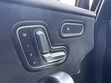 Photo 8 Mercedes Classe A 200 d AMG Line