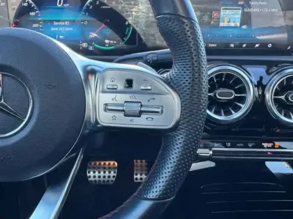 Photo 19 Mercedes Classe A 250 e AMG Line