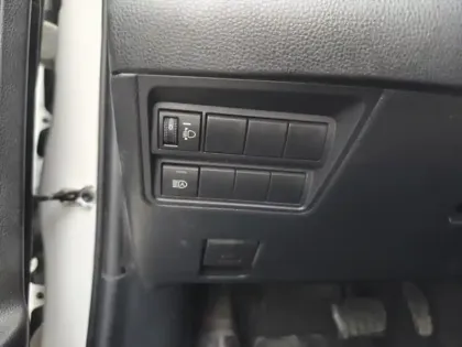 Photo 17 Toyota Yaris Hybride 116h Dynamic