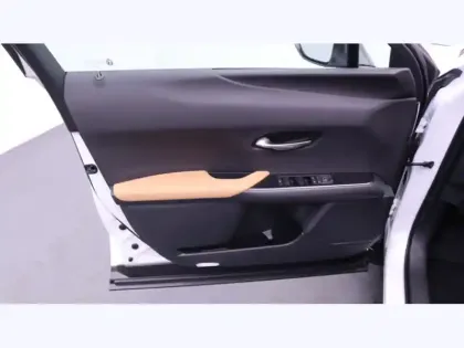 Photo 10 Lexus UX 300h 2WD Le HYBRIDE MC TECHNO