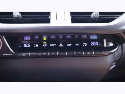 Photo 32 Lexus UX 300h 2WD Le HYBRIDE MC TECHNO