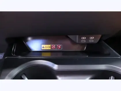 Photo 13 Lexus UX 300h 2WD Le HYBRIDE MC TECHNO