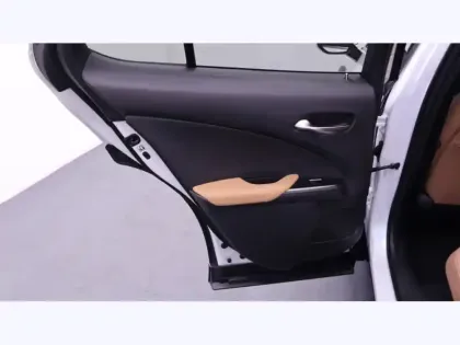 Photo 21 Lexus UX 300h 2WD Le HYBRIDE MC TECHNO