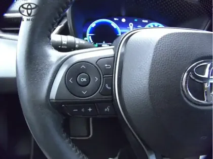 Photo 5 Toyota Corolla Hybride 140h Design