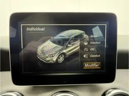 Photo 11 Mercedes GLA 200 d Sensation