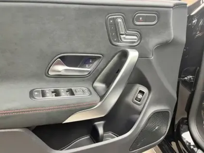 Photo 13 Mercedes CLA Coupé 200 d AMG Line