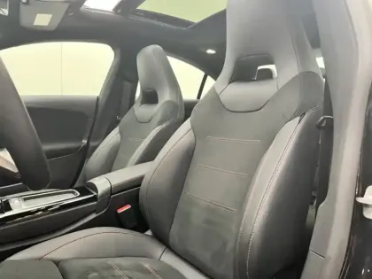 Photo 11 Mercedes CLA Coupé 200 d AMG Line