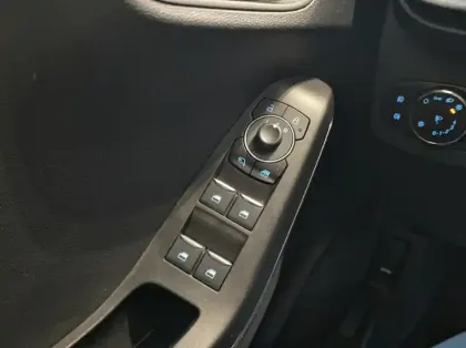 Photo 5 Ford Puma 1.0 Flexifuel 125ch S&S mHEV Titanium X