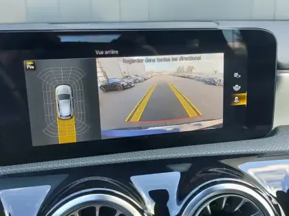 Photo 10 Mercedes Classe A 200 d AMG Line