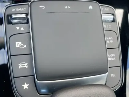 Photo 12 Mercedes Classe A 200 d AMG Line