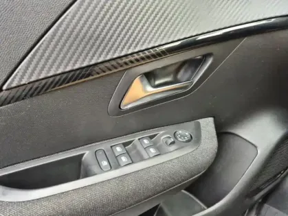 Photo 28 Peugeot 208 II 100 ch Style