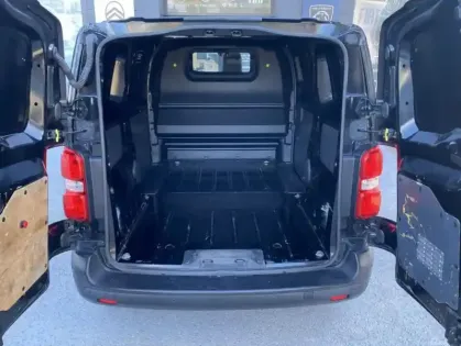 Photo 14 Citroën Jumpy III M BlueHDi 180 S&S EAT8 Driver