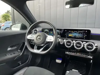 Photo 10 Mercedes Classe A 200 AMG Line