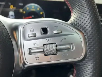 Photo 19 Mercedes Classe A 200 AMG Line