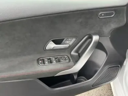 Photo 16 Mercedes Classe A 200 AMG Line