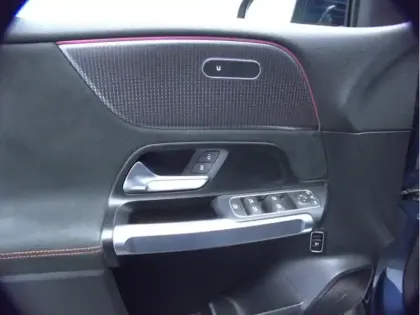 Photo 12 Mercedes Classe B 250 AMG Line