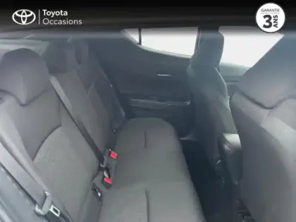 Photo 6 Toyota C-HR  122h Graphic 2WD E-CVT RC18