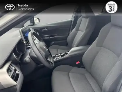 Photo 10 Toyota C-HR  122h Graphic 2WD E-CVT RC18