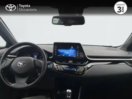 Photo 7 Toyota C-HR  122h Graphic 2WD E-CVT RC18