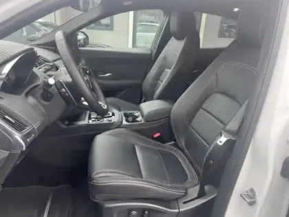 Photo 6 Jaguar E-Pace  P200 FlexFuel MHEV 200ch R-Dynamic S