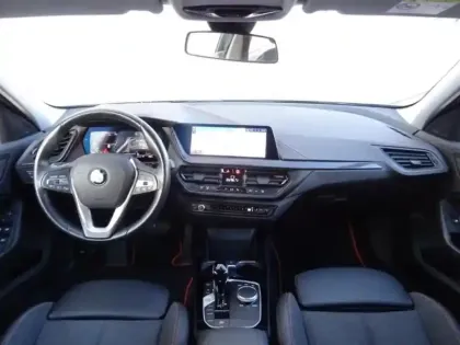 Photo 6 BMW Serie 1 Série 1 118dA 150ch Edition Sport