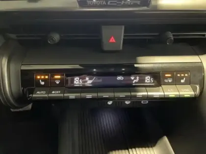 Photo 11 Toyota C-HR  1.8 Hybride 140ch Design NG23