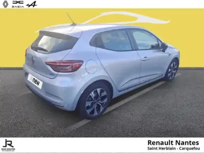 Photo 6 Renault Clio  1.6 E-Tech 140ch Limited