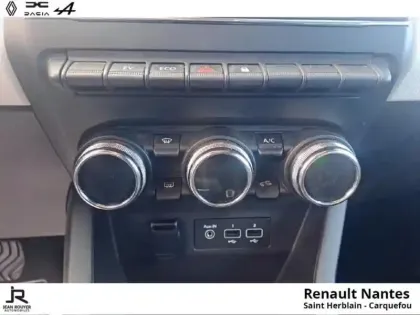 Photo 11 Renault Clio  1.6 E-Tech 140ch Limited