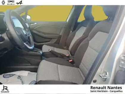 Photo 12 Renault Clio  1.6 E-Tech 140ch Limited