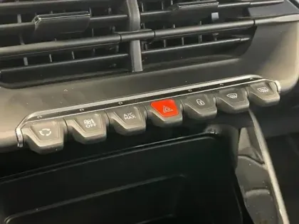 Photo 10 Peugeot 208  1.2 PureTech 75ch S&S Like