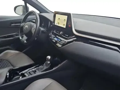 Photo 8 Toyota C-HR  122h Distinctive 2WD E-CVT MY20