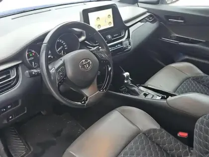 Photo 10 Toyota C-HR  122h Distinctive 2WD E-CVT MY20