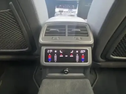 Photo 13 Audi A6  Avant 55 TFSI e 367ch SLINE QUATTRO S tronic 7