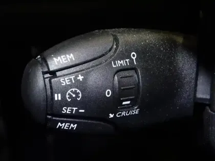 Photo 13 Peugeot 208  1.2 100ch S&S Style