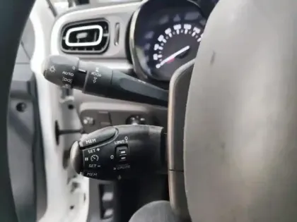 Photo 13 Citroën C3  1.2 PureTech 110ch S&S Shine 120-123g