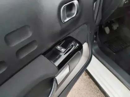 Photo 11 Citroën C3  1.2 PureTech 110ch S&S Shine 120-123g