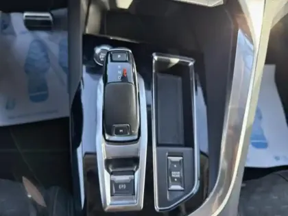 Photo 14 Peugeot 3008  1.5 BlueHDi 130ch S&S Roadtrip EAT8