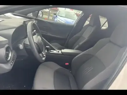 Photo 9 Toyota C-HR  2.0 Hybride 200ch Design Pack Confort NG 2WD