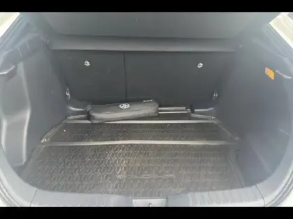 Photo 8 Toyota C-HR  2.0 Hybride 200ch Design Pack Confort NG 2WD