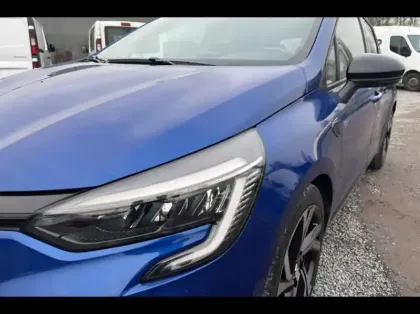 Photo 8 Renault Clio  1.6 E-Tech hybride 145ch Engineered