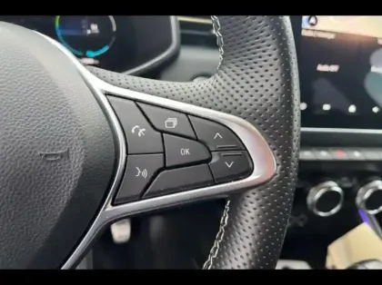 Photo 13 Renault Clio  1.6 E-Tech hybride 145ch Engineered