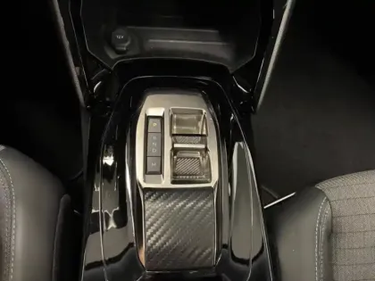 Photo 8 Peugeot 2008  1.5 BlueHDi 130ch S&S Allure EAT8