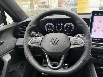 Photo 14 Volkswagen Tiguan  1.5 eTSI 150ch R-Line Edition DSG7