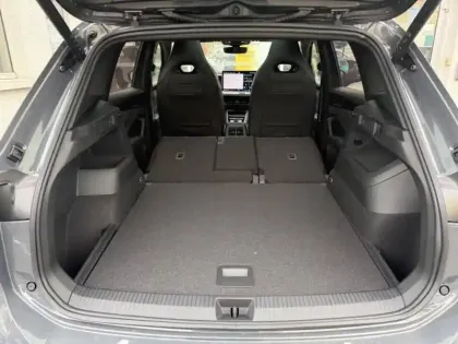 Photo 8 Volkswagen Tiguan  1.5 eTSI 150ch R-Line Edition DSG7